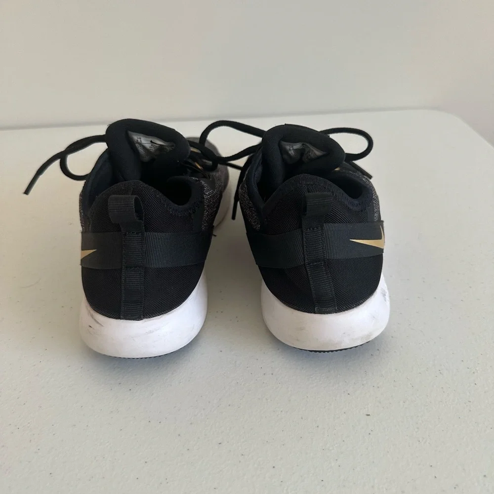 Women’s‎ 9.5 Nike Flex TR 9 Gunsmoke and Gold Sneakers